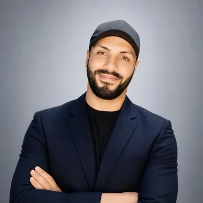 أيمن محمد كما يظهر في قائمة الأصوات المنشورة
